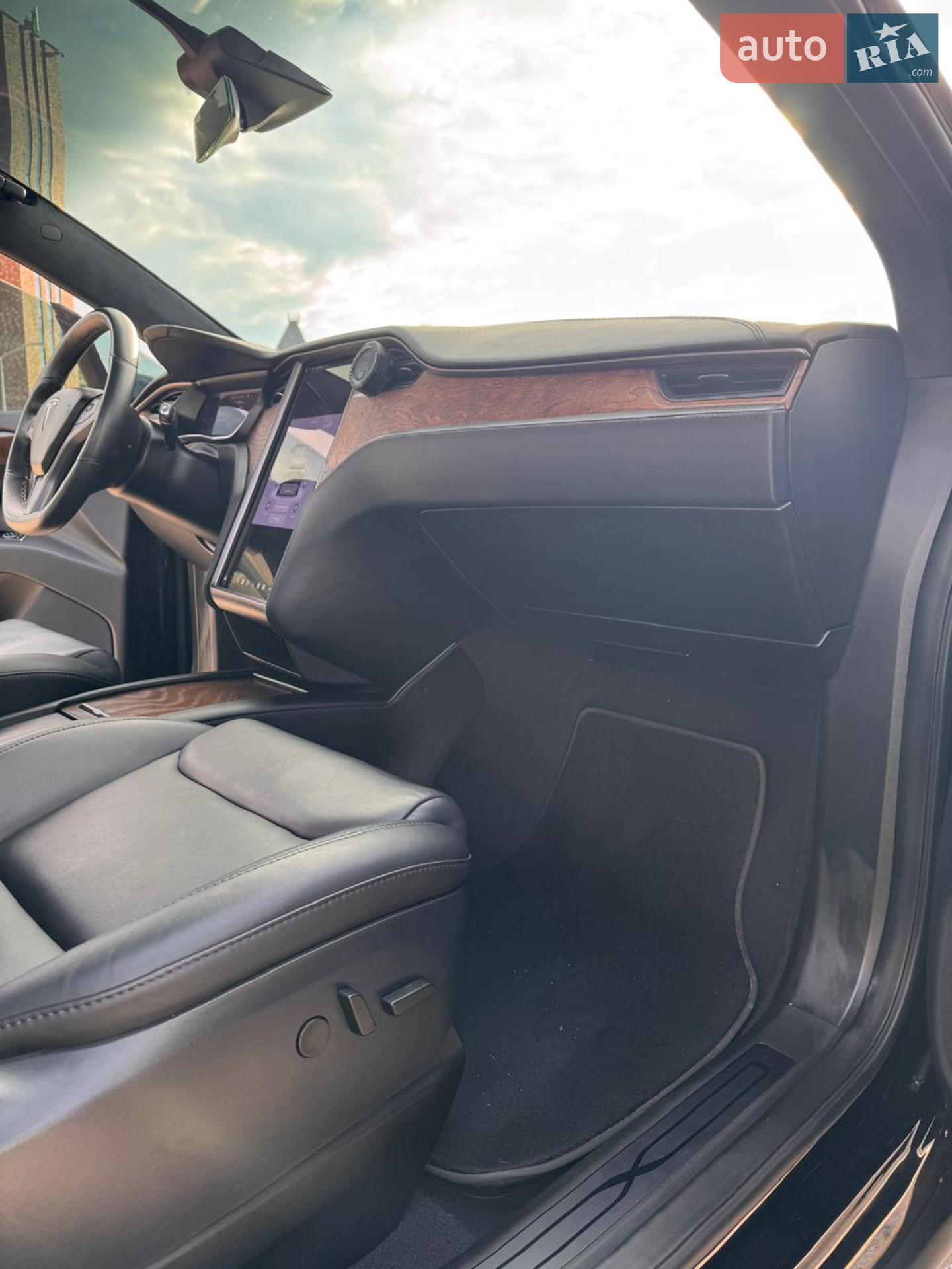2020 Tesla Model X - мініатюра 32
