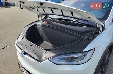 Внедорожник / Кроссовер Tesla Model X 2018 в 