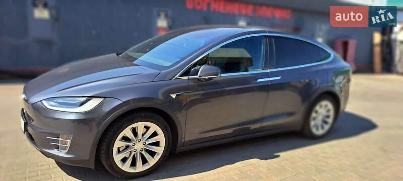 Tesla Model X 2018