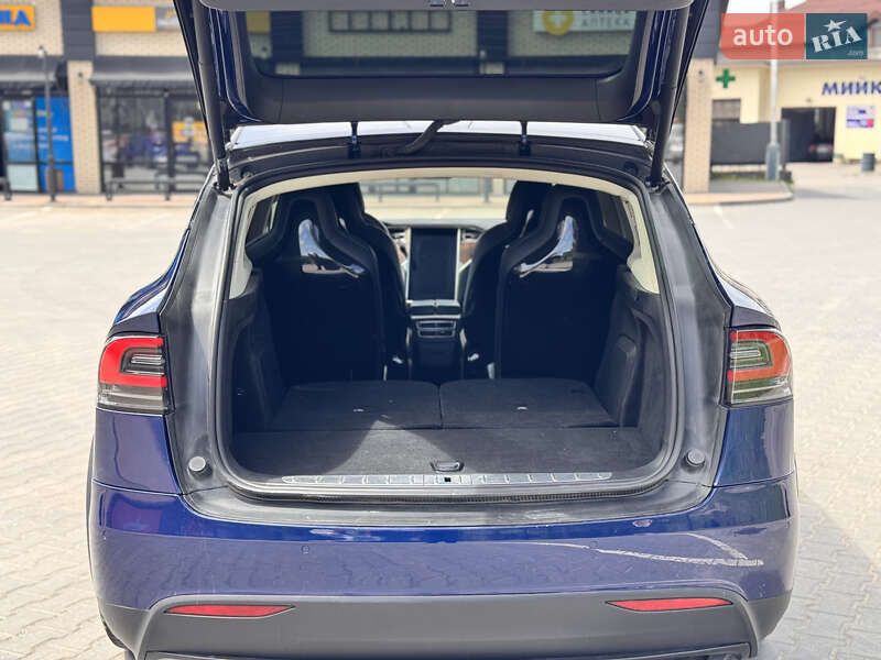 Позашляховик / Кросовер Tesla Model X 2016 в Хмельницькому