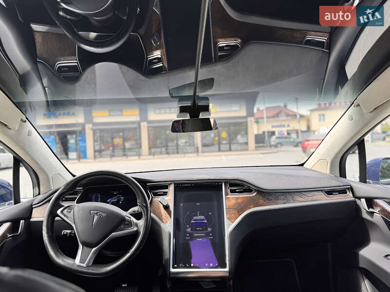 Позашляховик / Кросовер Tesla Model X 2016 в Хмельницькому