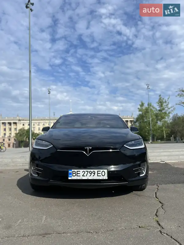 Tesla Model X 2018