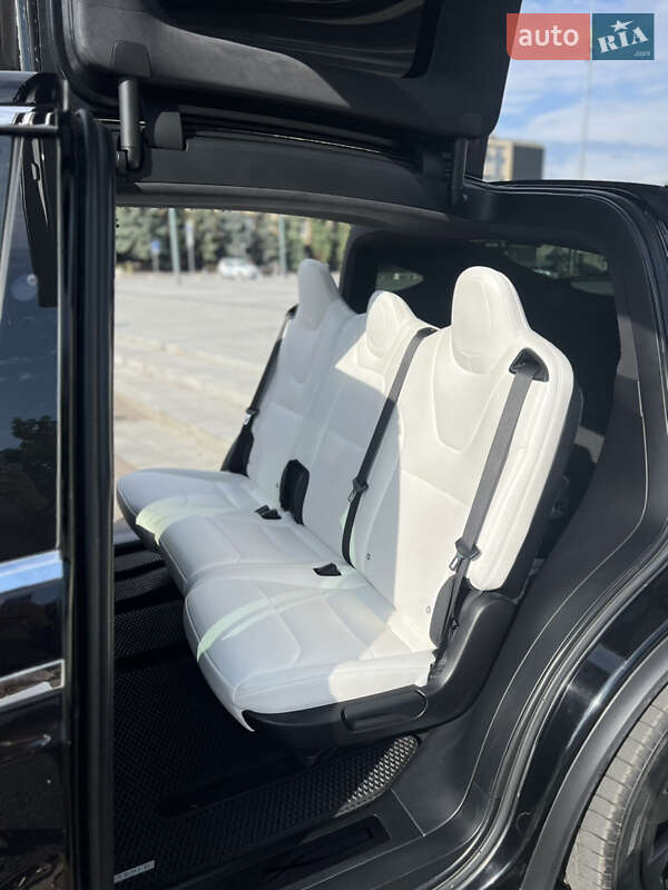 Позашляховик / Кросовер Tesla Model X 2018 в Миколаєві