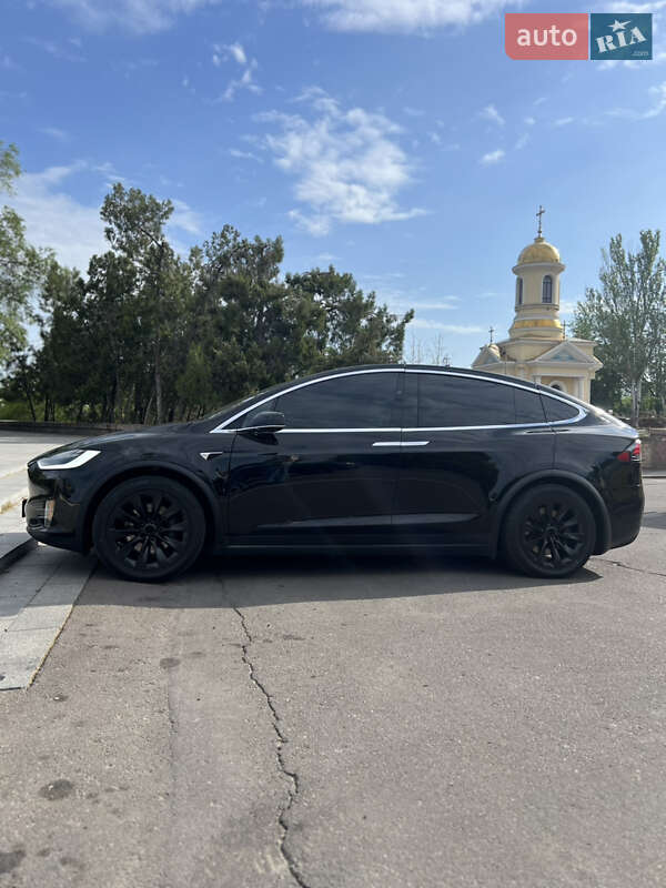 Позашляховик / Кросовер Tesla Model X 2018 в Миколаєві