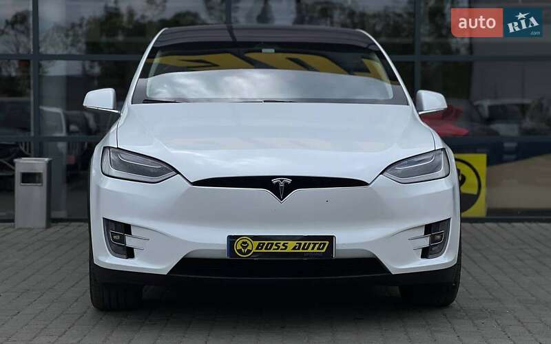 Позашляховик / Кросовер Tesla Model X 2018 в Івано-Франківську