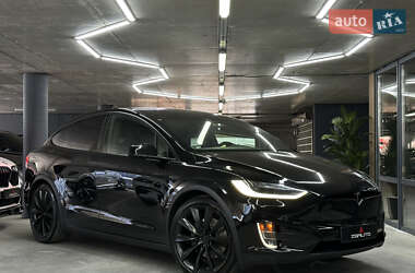 Внедорожник / Кроссовер Tesla Model X 2017 в 