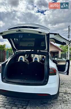 Внедорожник / Кроссовер Tesla Model X 2016 в 
