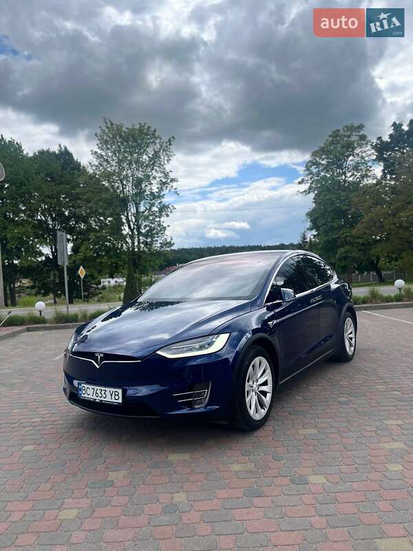 Внедорожник / Кроссовер Tesla Model X 2018 в Новояворовске