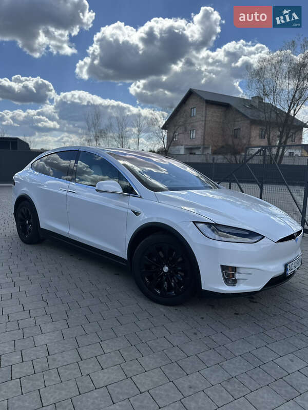 Позашляховик / Кросовер Tesla Model X 2017 в Львові фото 2 Позашляховик / Кросовер Tesla Model X 2017 в Львові