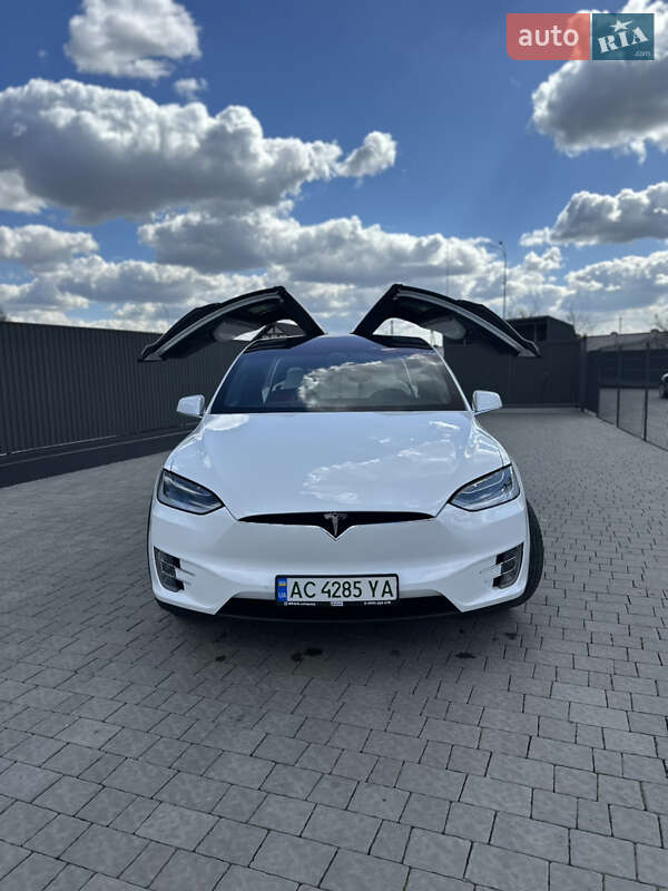 Позашляховик / Кросовер Tesla Model X 2017 в Львові фото 12 Позашляховик / Кросовер Tesla Model X 2017 в Львові
