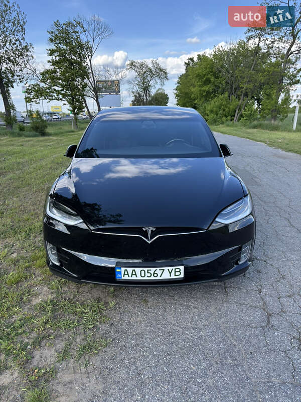 Позашляховик / Кросовер Tesla Model X 2017 в 