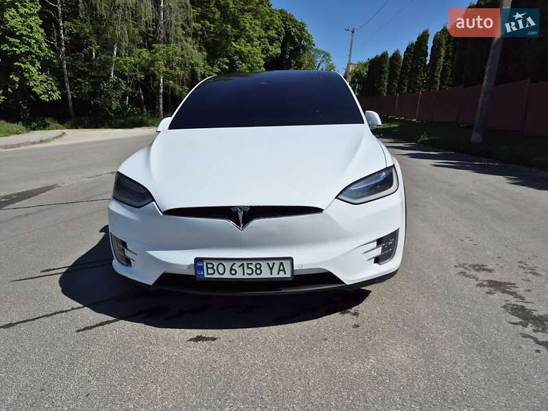 Позашляховик / Кросовер Tesla Model X 2016 в Тернополі