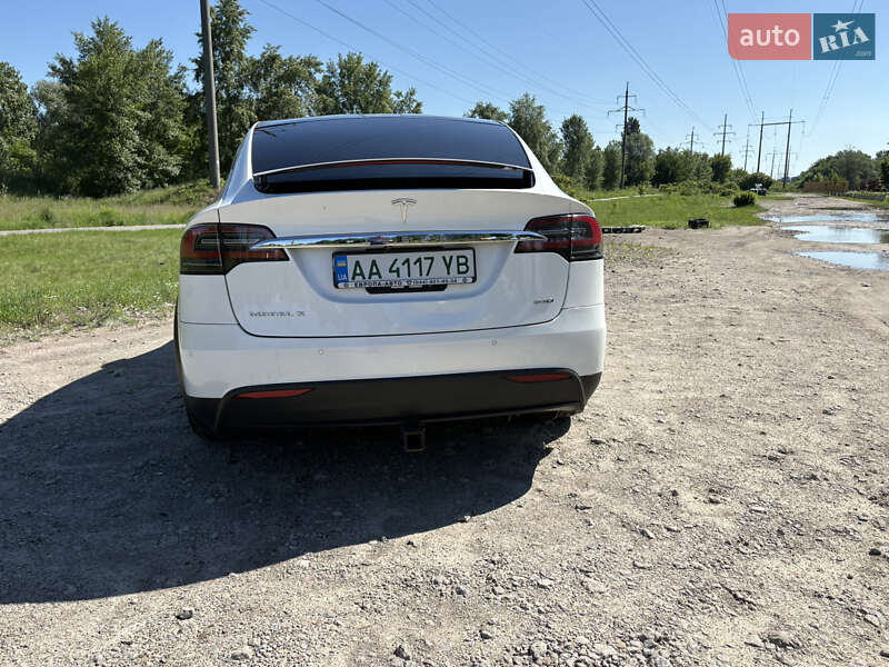 Позашляховик / Кросовер Tesla Model X 2017 в Києві