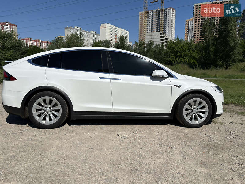 Позашляховик / Кросовер Tesla Model X 2017 в Києві