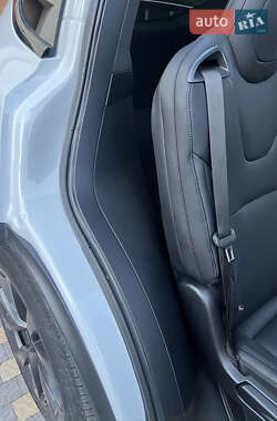 Позашляховик / Кросовер Tesla Model X 2023 в 