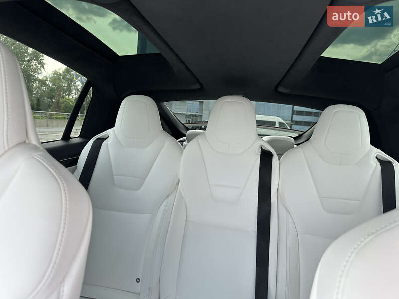 Позашляховик / Кросовер Tesla Model X 2017 в Києві