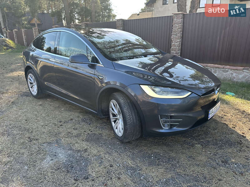 Внедорожник / Кроссовер Tesla Model X 2018 в Киеве