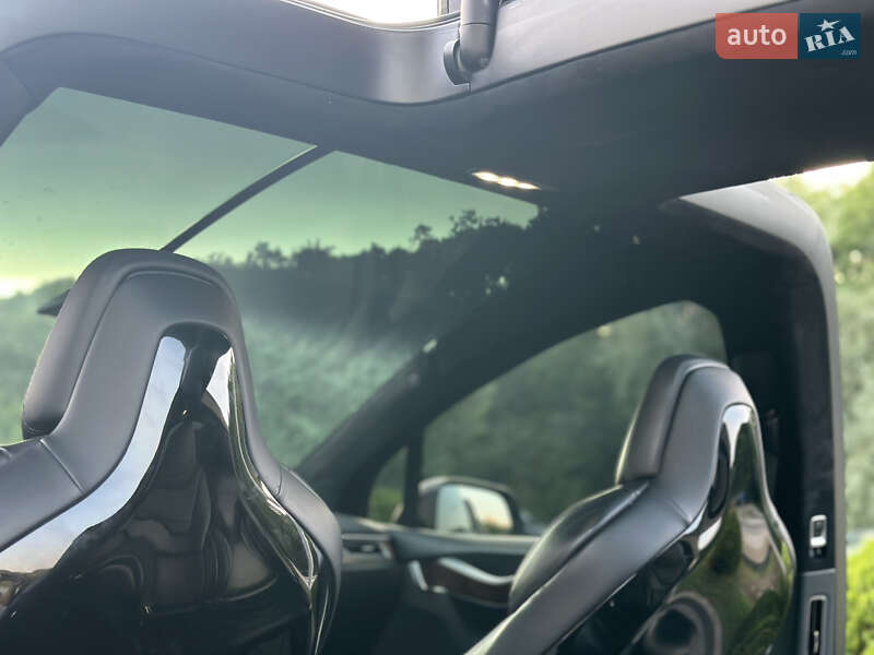 Позашляховик / Кросовер Tesla Model X 2017 в Дніпрі