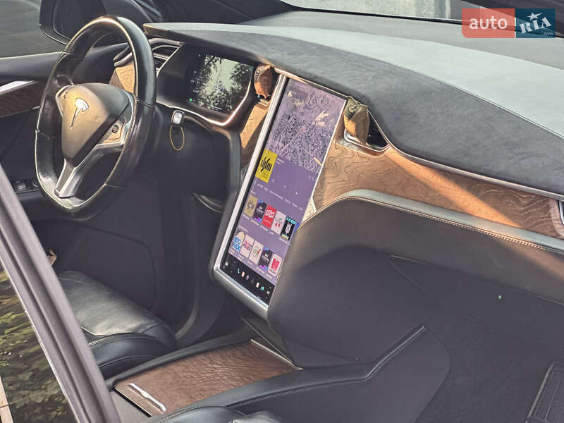 Позашляховик / Кросовер Tesla Model X 2017 в Дніпрі