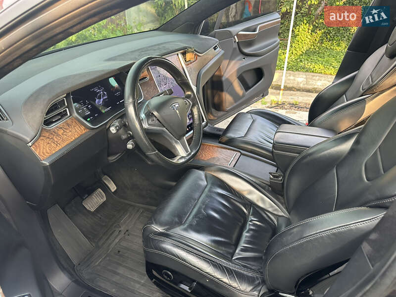Позашляховик / Кросовер Tesla Model X 2017 в Дніпрі