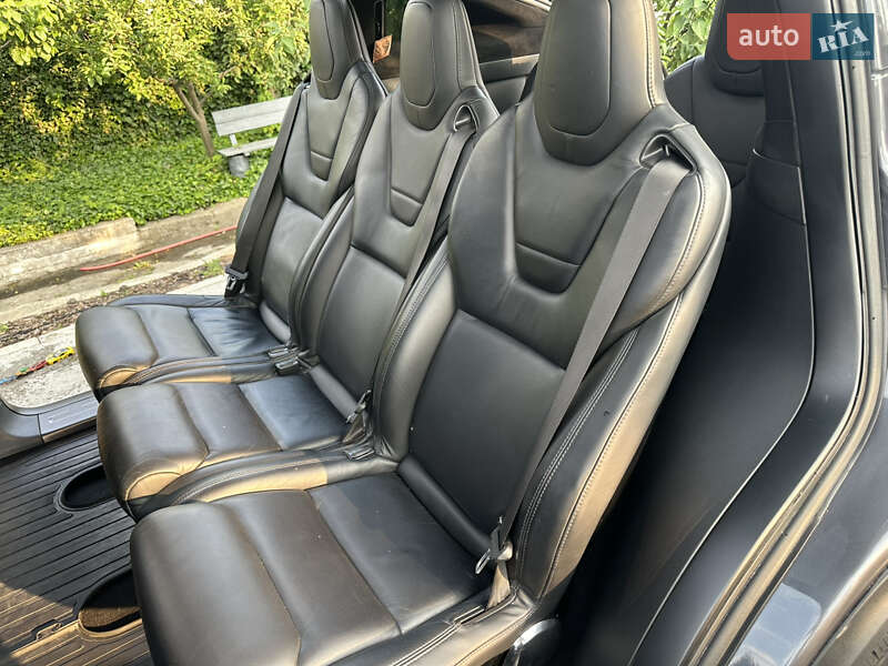 Позашляховик / Кросовер Tesla Model X 2017 в Дніпрі