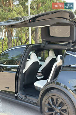 Позашляховик / Кросовер Tesla Model X 2022 в 