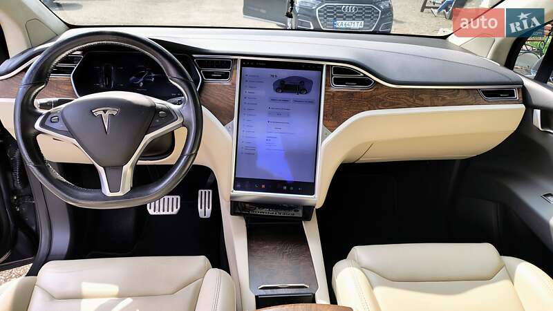 Позашляховик / Кросовер Tesla Model X 2018 в Києві