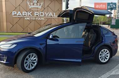 Внедорожник / Кроссовер Tesla Model X 2017 в 