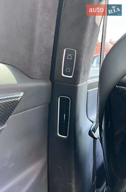 Внедорожник / Кроссовер Tesla Model X 2018 в 