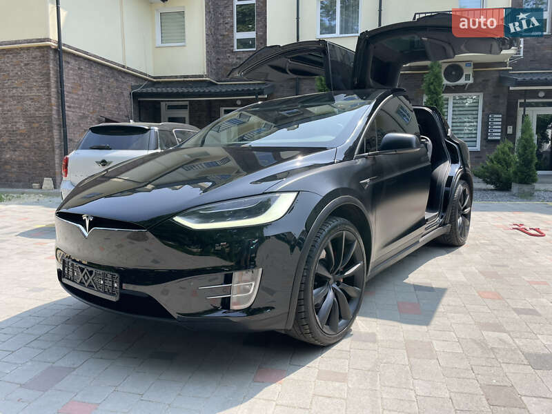 Позашляховик / Кросовер Tesla Model X 2018 в 