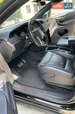 Позашляховик / Кросовер Tesla Model X 2018 в 