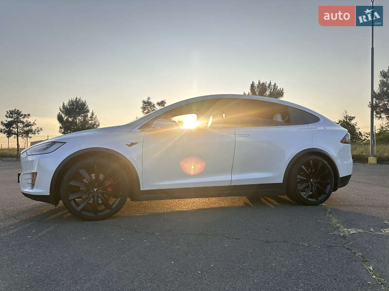 Позашляховик / Кросовер Tesla Model X 2018 в Одесі