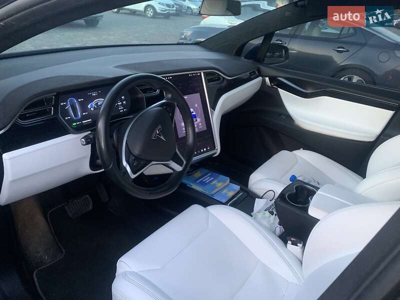 Позашляховик / Кросовер Tesla Model X 2017 в Харкові