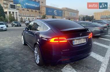 Позашляховик / Кросовер Tesla Model X 2017 в 
