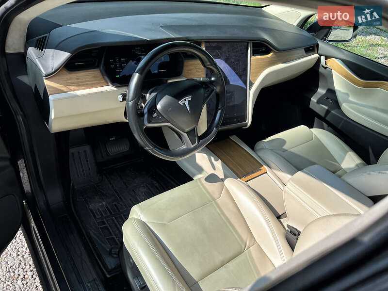 Позашляховик / Кросовер Tesla Model X 2018 в Вінниці