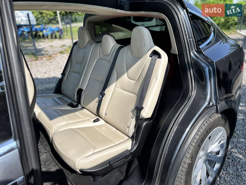 Позашляховик / Кросовер Tesla Model X 2018 в Вінниці