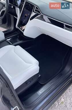 Внедорожник / Кроссовер Tesla Model X 2017 в 