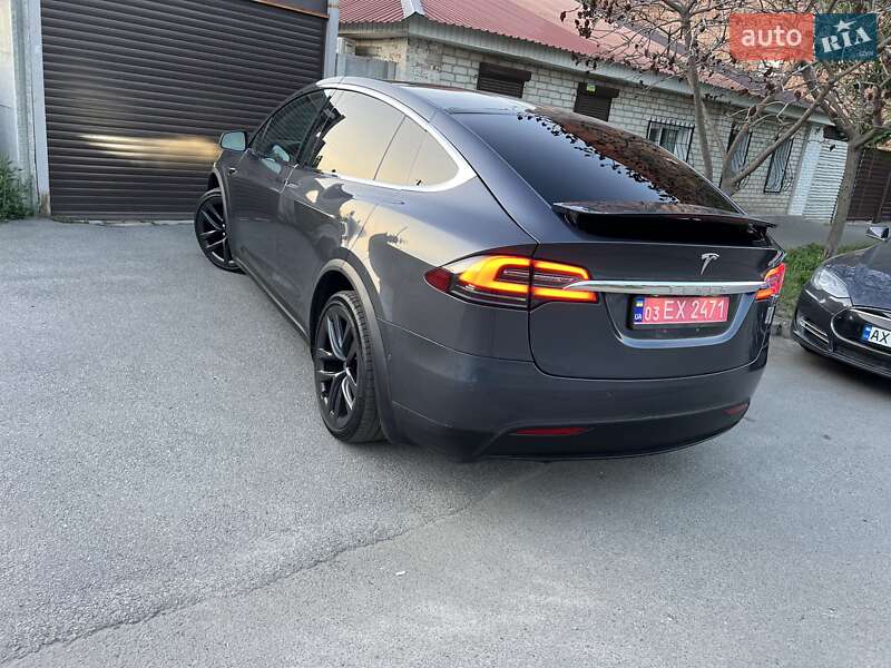 Позашляховик / Кросовер Tesla Model X 2019 в Харкові