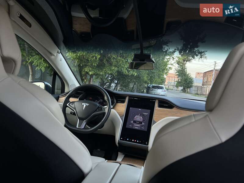 Позашляховик / Кросовер Tesla Model X 2019 в Харкові