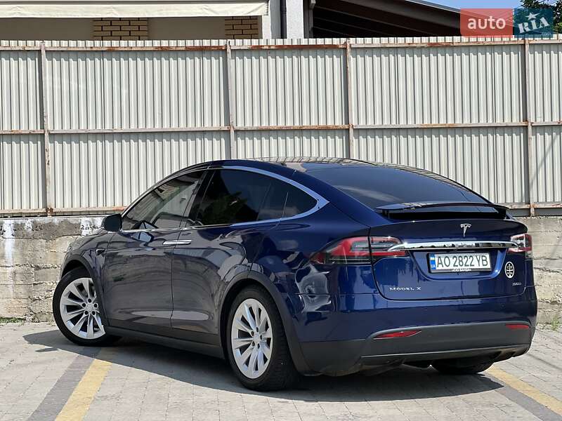 Позашляховик / Кросовер Tesla Model X 2017 в Ужгороді