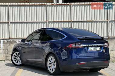Позашляховик / Кросовер Tesla Model X 2017 в 