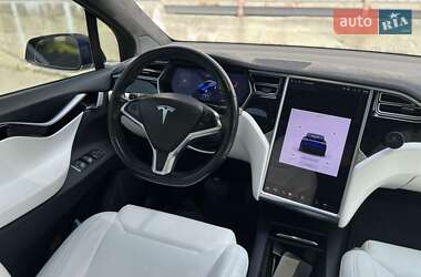 Позашляховик / Кросовер Tesla Model X 2017 в 
