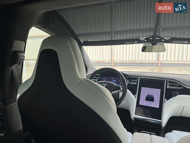 Позашляховик / Кросовер Tesla Model X 2017 в Ужгороді