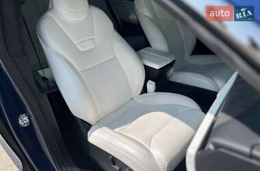 Позашляховик / Кросовер Tesla Model X 2017 в 