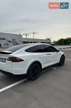 Внедорожник / Кроссовер Tesla Model X 2018 в 