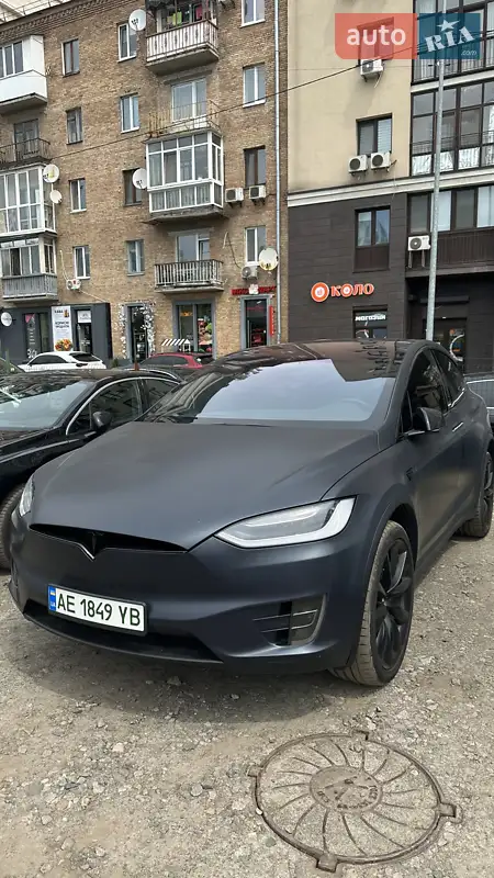 Внедорожник / Кроссовер Tesla Model X 2018 в 