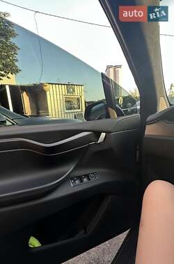 Внедорожник / Кроссовер Tesla Model X 2018 в 