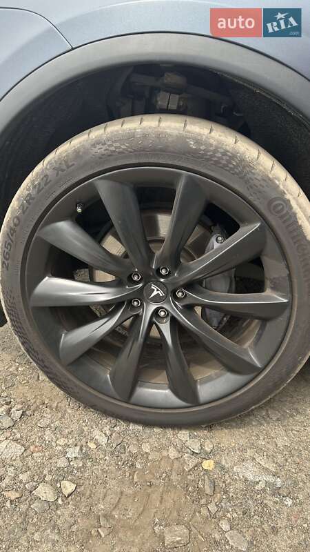 Внедорожник / Кроссовер Tesla Model X 2018 в 