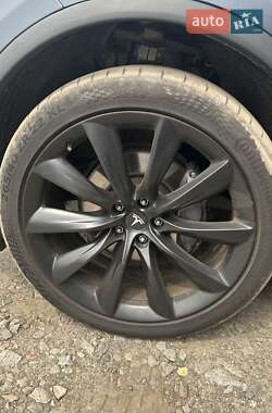 Внедорожник / Кроссовер Tesla Model X 2018 в 