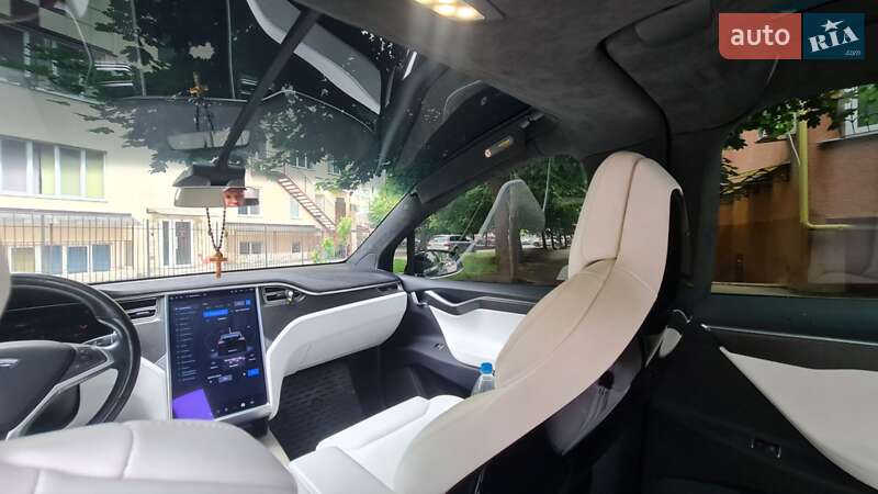 Позашляховик / Кросовер Tesla Model X 2017 в Одесі